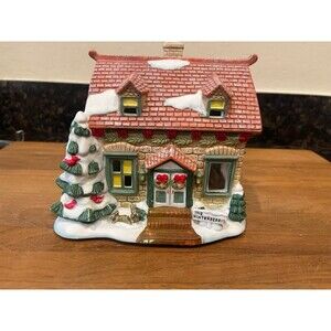 Pfaltzgraff Winterberry Lighted Ceramic Christmas Cottage